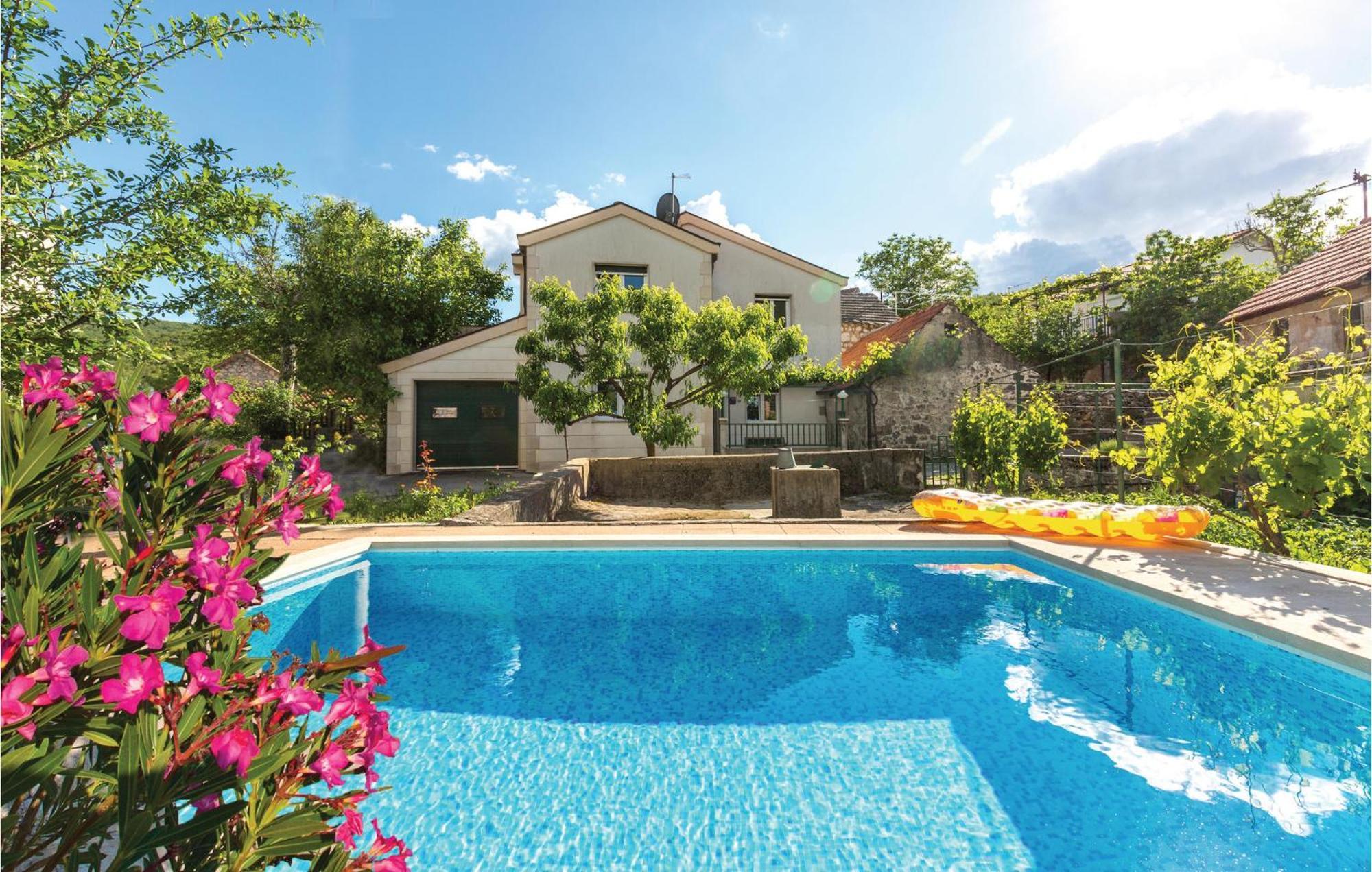 Gorgeous Home In Slivno With Wifi Exterior photo
